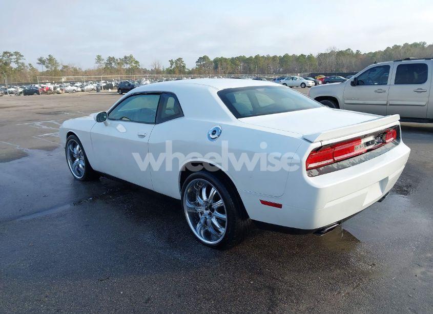 Photo 3 of 2014 Dodge Challenger SXT (VIN 2C3CDYAG0EH149589)