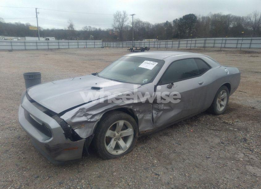 Photo 2 of 2014 Dodge Challenger SXT (VIN 2C3CDYAG1EH213283)