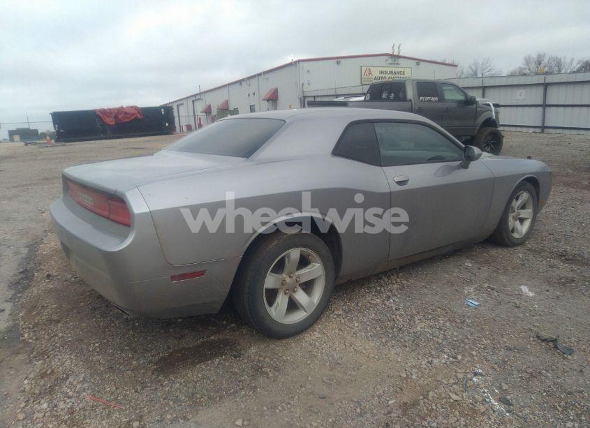 Photo 4 of 2014 Dodge Challenger SXT (VIN 2C3CDYAG1EH213283)