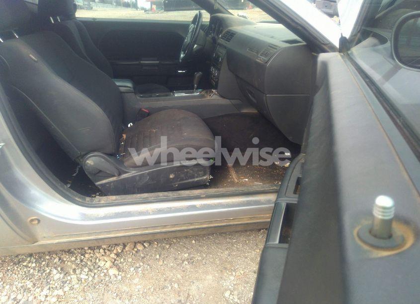 Photo 5 of 2014 Dodge Challenger SXT (VIN 2C3CDYAG1EH213283)