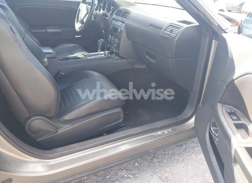 Photo 5 of 2012 Dodge Challenger SXT (VIN 2C3CDYAG2CH105686)