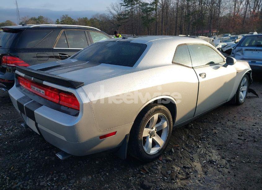 Photo 4 of 2012 Dodge Challenger SXT (VIN 2C3CDYAG2CH106126)