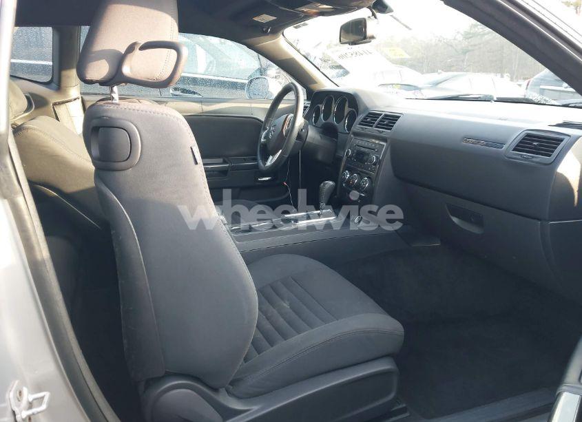 Photo 5 of 2012 Dodge Challenger SXT (VIN 2C3CDYAG2CH106126)