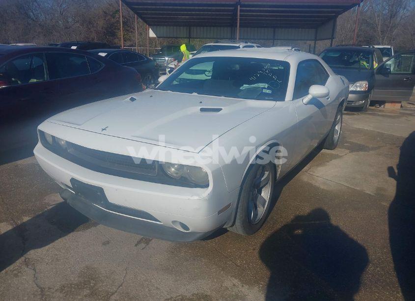 Photo 2 of 2013 Dodge Challenger SXT (VIN 2C3CDYAG2DH530794)