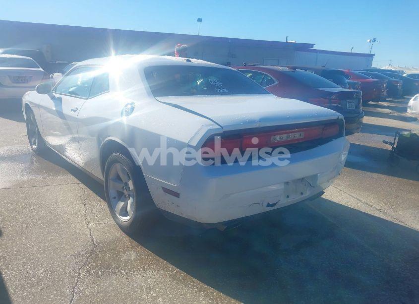 Photo 3 of 2013 Dodge Challenger SXT (VIN 2C3CDYAG2DH530794)