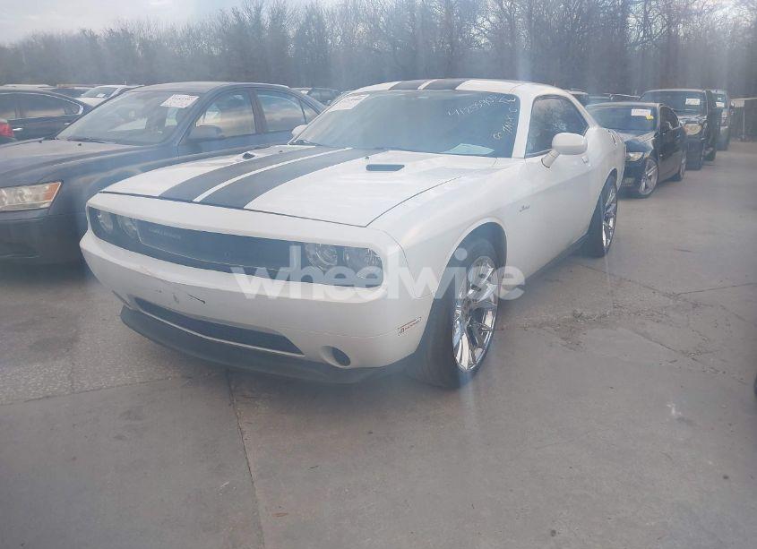 Photo 2 of 2012 Dodge Challenger SXT (VIN 2C3CDYAG3CH141421)