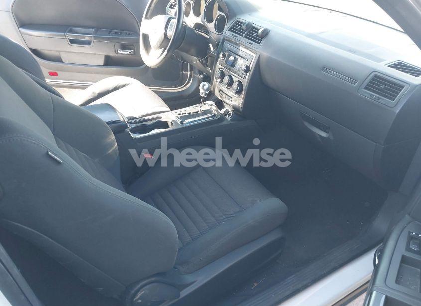 Photo 5 of 2012 Dodge Challenger SXT (VIN 2C3CDYAG3CH141421)