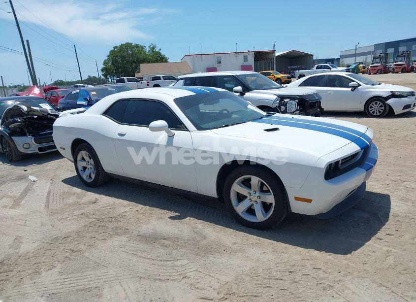 Photo 12 of 2012 Dodge Challenger SXT (VIN 2C3CDYAG3CH157618)