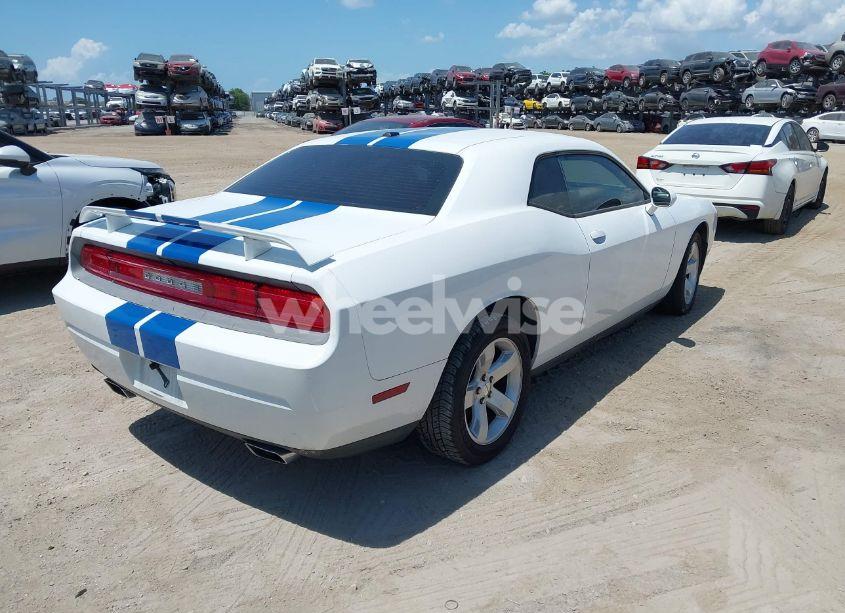 Photo 4 of 2012 Dodge Challenger SXT (VIN 2C3CDYAG3CH157618)