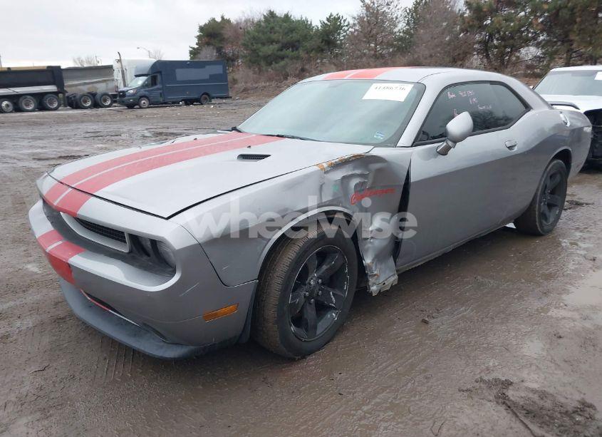 Photo 2 of 2013 Dodge Challenger SXT (VIN 2C3CDYAG3DH724962)