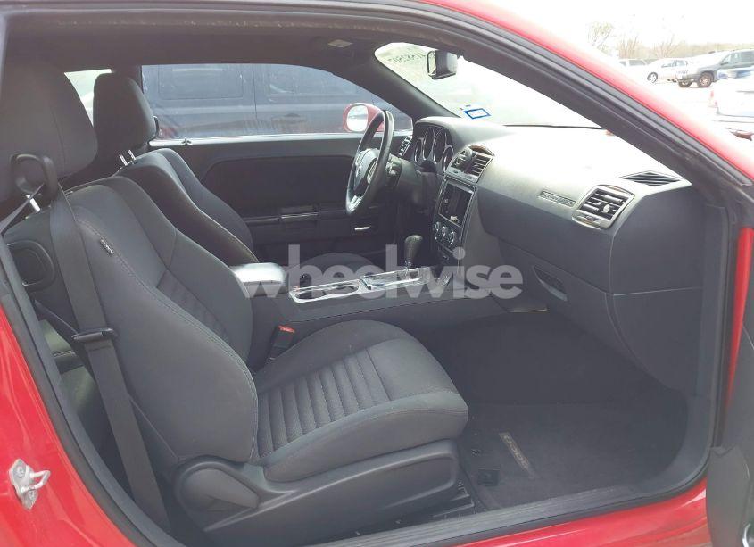 Photo 5 of 2014 Dodge Challenger SXT (VIN 2C3CDYAG3EH258483)