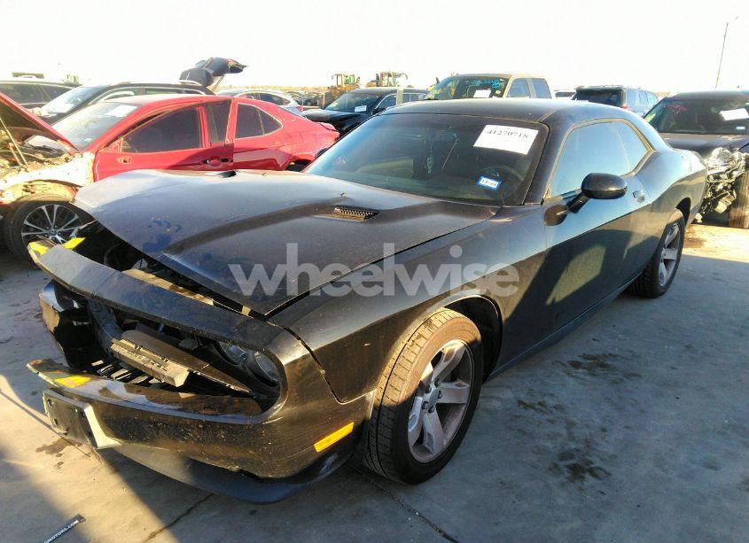 Photo 2 of 2012 Dodge Challenger SXT (VIN 2C3CDYAG4CH174184)