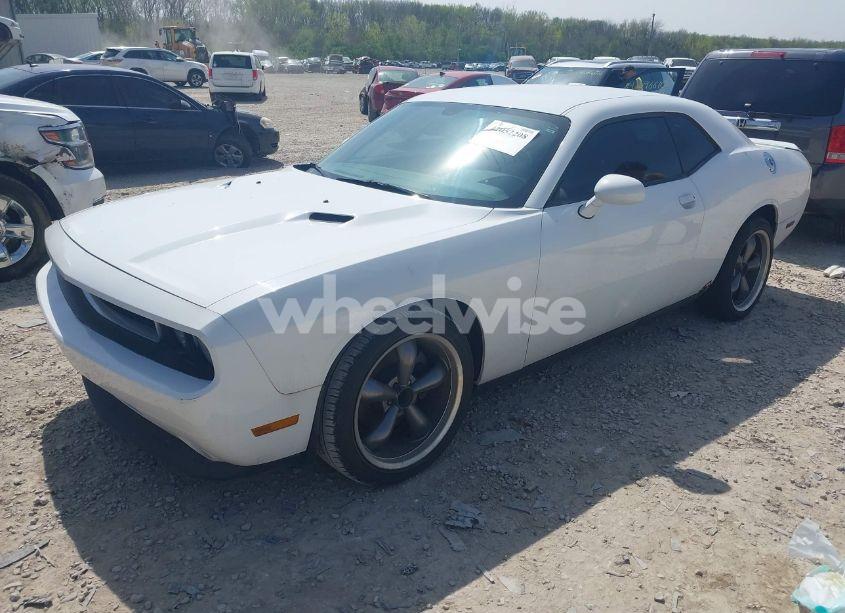 Photo 2 of 2013 Dodge Challenger SXT PLUS (VIN 2C3CDYAG4DH652329)