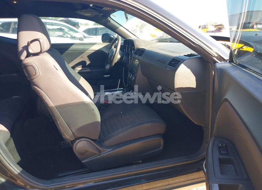 Photo 5 of 2013 Dodge Challenger SXT (VIN 2C3CDYAG4DH718894)