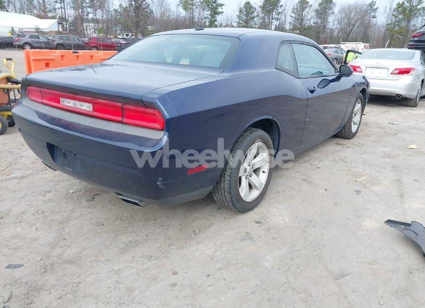 Photo 4 of 2014 Dodge Challenger SXT (VIN 2C3CDYAG4EH196026)