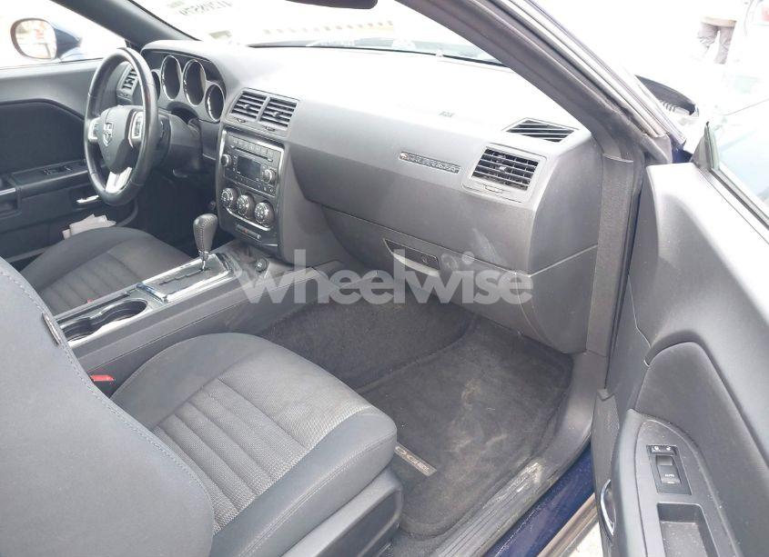 Photo 5 of 2014 Dodge Challenger SXT (VIN 2C3CDYAG4EH196026)