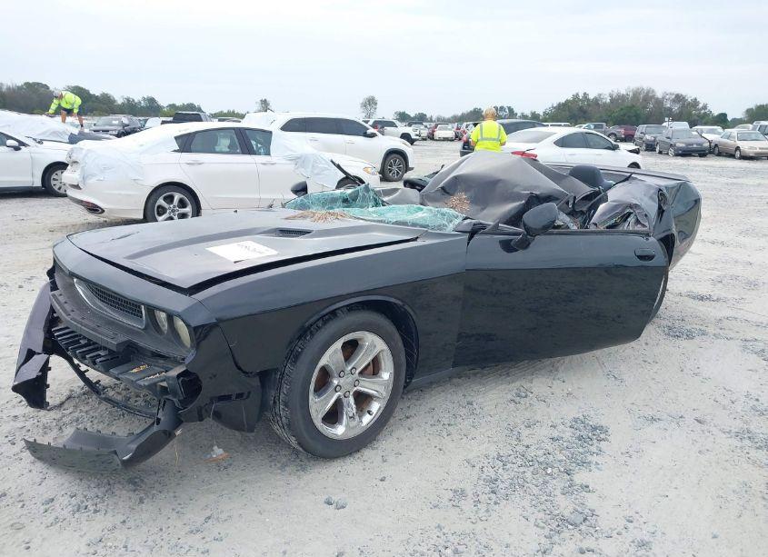 Photo 2 of 2014 Dodge Challenger SXT (VIN 2C3CDYAG4EH307688)