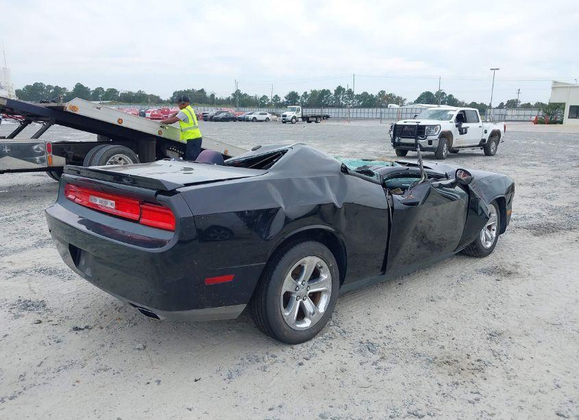 Photo 4 of 2014 Dodge Challenger SXT (VIN 2C3CDYAG4EH307688)