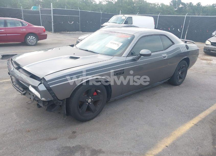 Photo 2 of 2012 Dodge Challenger SXT (VIN 2C3CDYAG5CH135359)