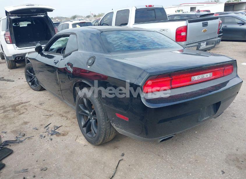 Photo 3 of 2013 Dodge Challenger SXT (VIN 2C3CDYAG5DH500642)