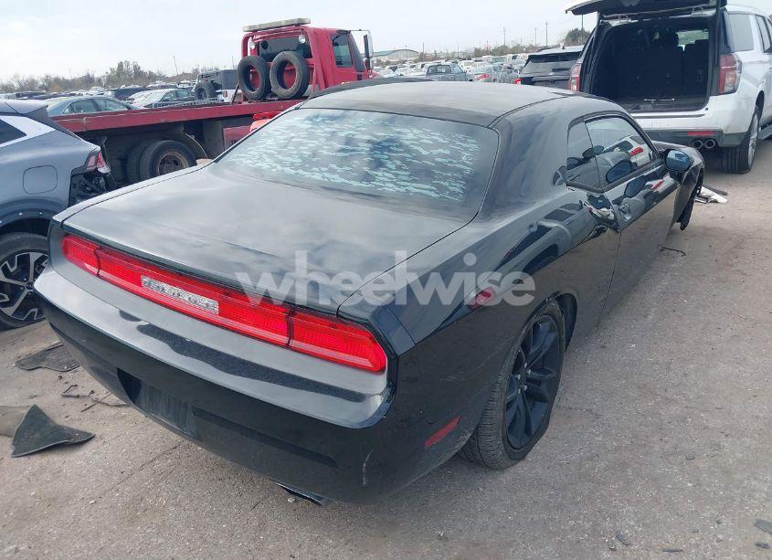 Photo 4 of 2013 Dodge Challenger SXT (VIN 2C3CDYAG5DH500642)