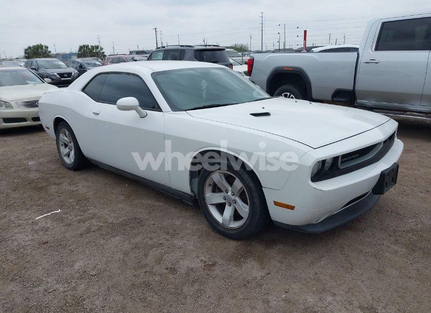 2013 Dodge Challenger SXT PLUS (VIN 2C3CDYAG5DH562753) main photo