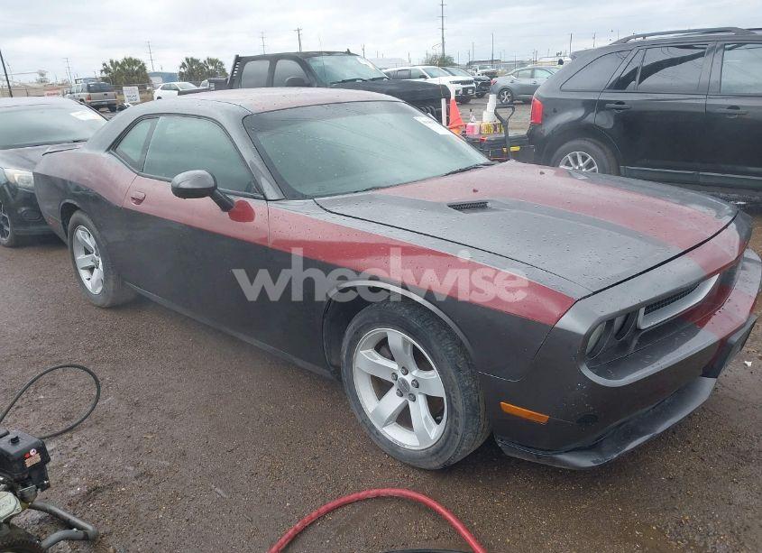 2013 Dodge Challenger SXT (VIN 2C3CDYAG5DH607755) main photo