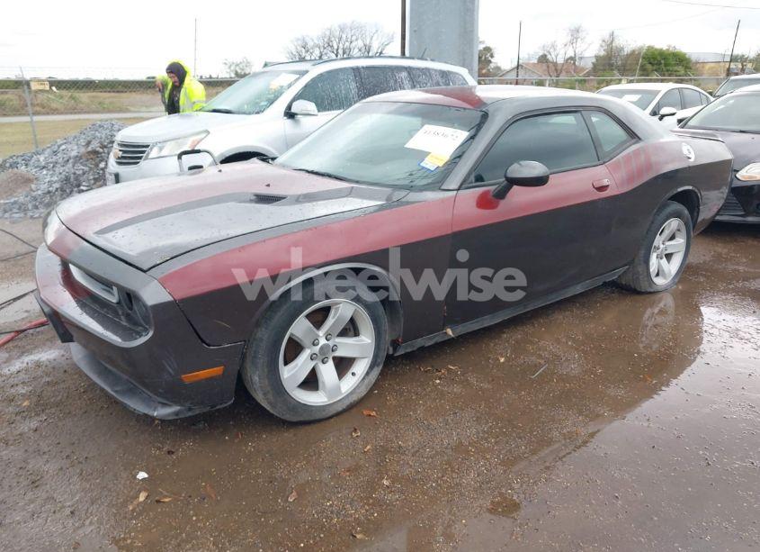 Photo 2 of 2013 Dodge Challenger SXT (VIN 2C3CDYAG5DH607755)