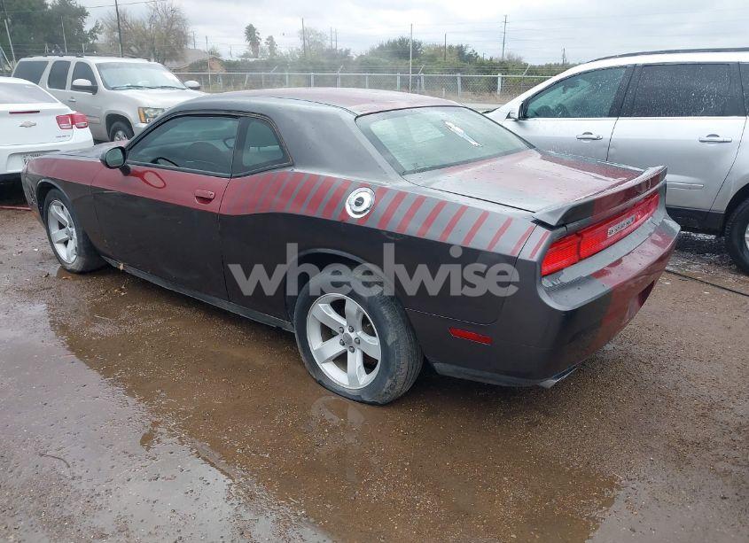Photo 3 of 2013 Dodge Challenger SXT (VIN 2C3CDYAG5DH607755)