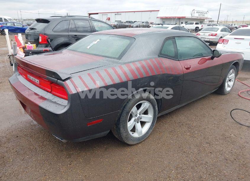Photo 4 of 2013 Dodge Challenger SXT (VIN 2C3CDYAG5DH607755)
