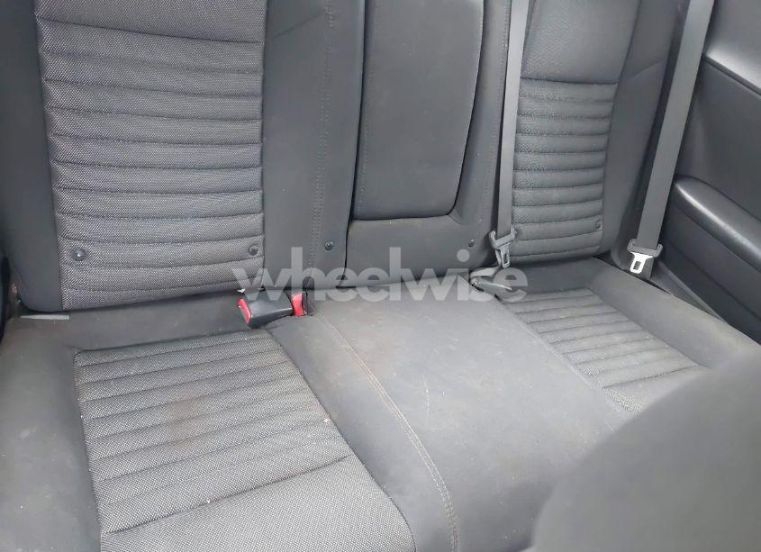 Photo 8 of 2013 Dodge Challenger SXT (VIN 2C3CDYAG5DH607755)