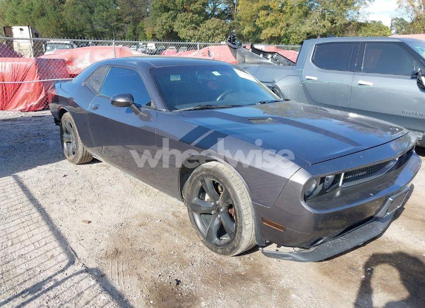 2013 Dodge Challenger SXT (VIN 2C3CDYAG5DH670922) main photo