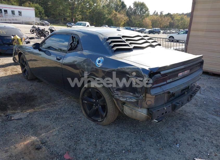 Photo 3 of 2013 Dodge Challenger SXT (VIN 2C3CDYAG5DH670922)