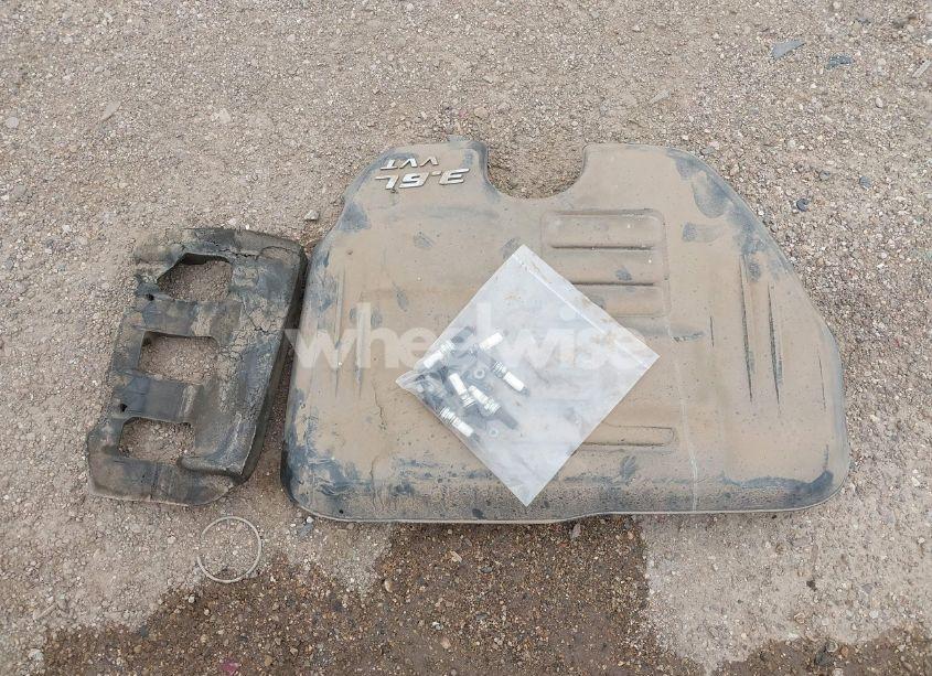 Photo 12 of 2012 Dodge Challenger SXT (VIN 2C3CDYAG6CH131479)