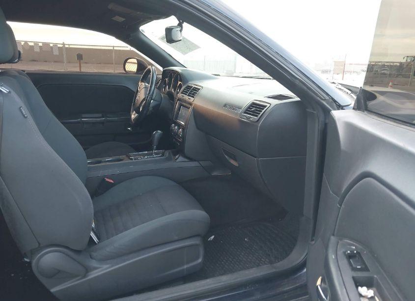 Photo 5 of 2012 Dodge Challenger SXT (VIN 2C3CDYAG6CH176941)