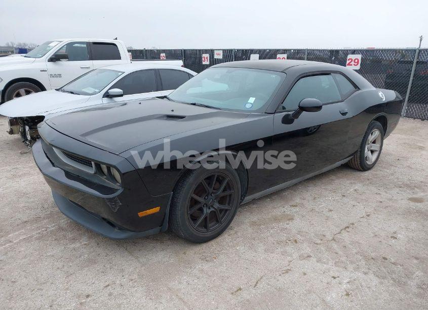 Photo 2 of 2012 Dodge Challenger SXT (VIN 2C3CDYAG6CH206567)