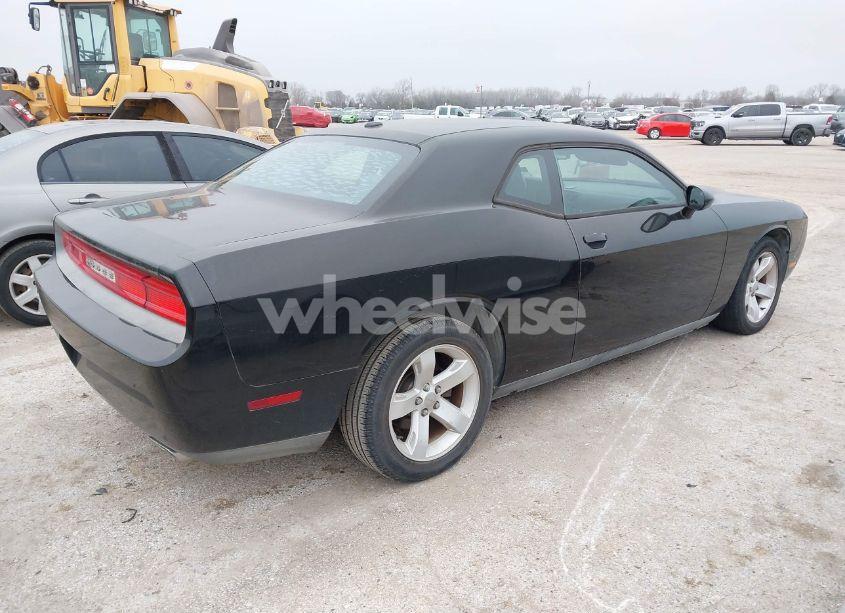 Photo 4 of 2012 Dodge Challenger SXT (VIN 2C3CDYAG6CH206567)
