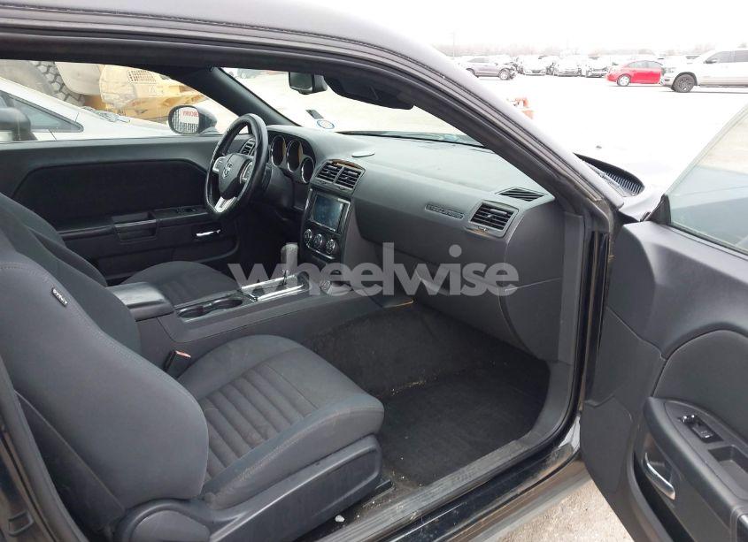 Photo 5 of 2012 Dodge Challenger SXT (VIN 2C3CDYAG6CH206567)