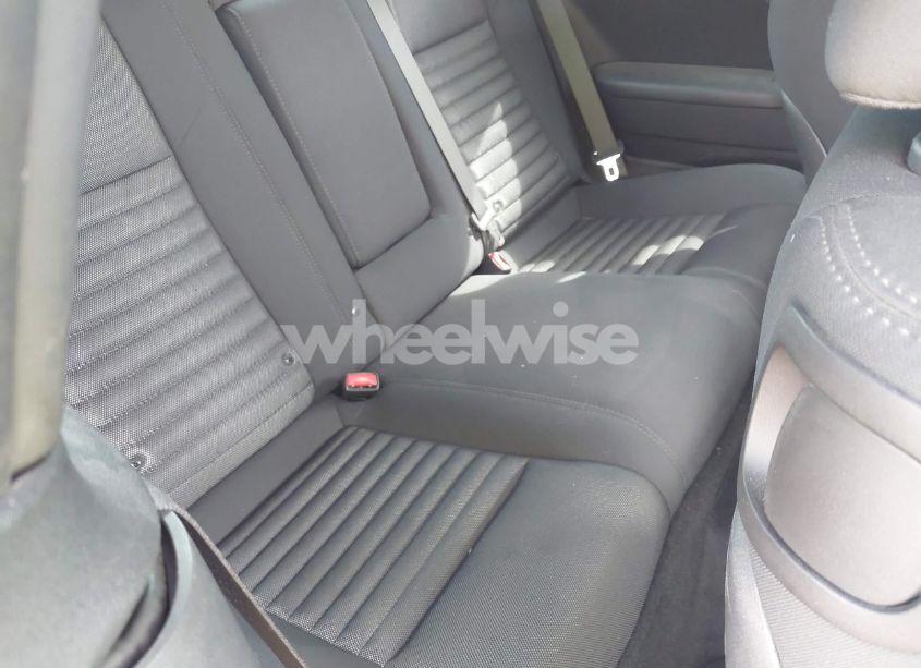 Photo 8 of 2013 Dodge Challenger SXT (VIN 2C3CDYAG6DH581635)