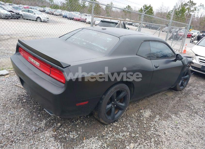 Photo 4 of 2013 Dodge Challenger SXT (VIN 2C3CDYAG6DH610812)