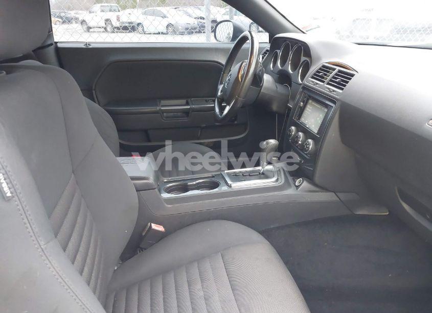 Photo 5 of 2013 Dodge Challenger SXT (VIN 2C3CDYAG6DH610812)