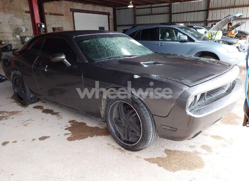 2014 Dodge Challenger SXT (VIN 2C3CDYAG6EH195590) main photo