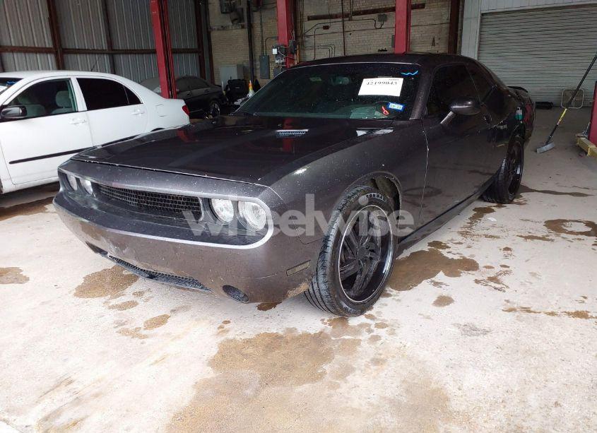 Photo 2 of 2014 Dodge Challenger SXT (VIN 2C3CDYAG6EH195590)
