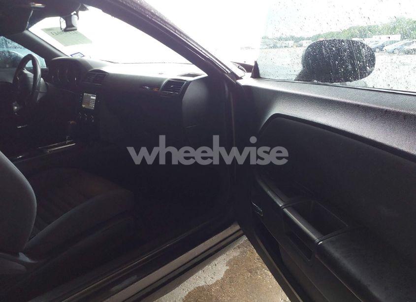 Photo 5 of 2014 Dodge Challenger SXT (VIN 2C3CDYAG6EH195590)