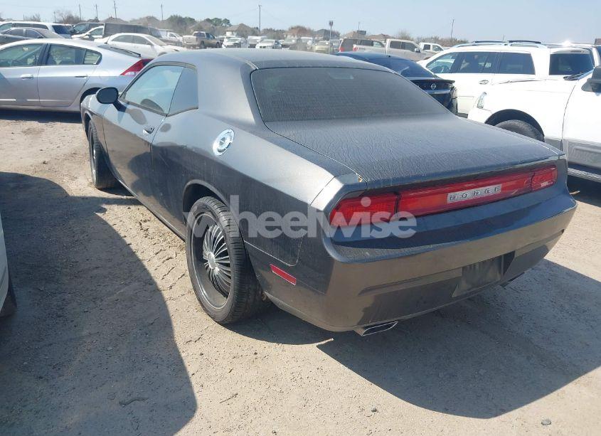 Photo 3 of 2013 Dodge Challenger SXT (VIN 2C3CDYAG7DH670128)
