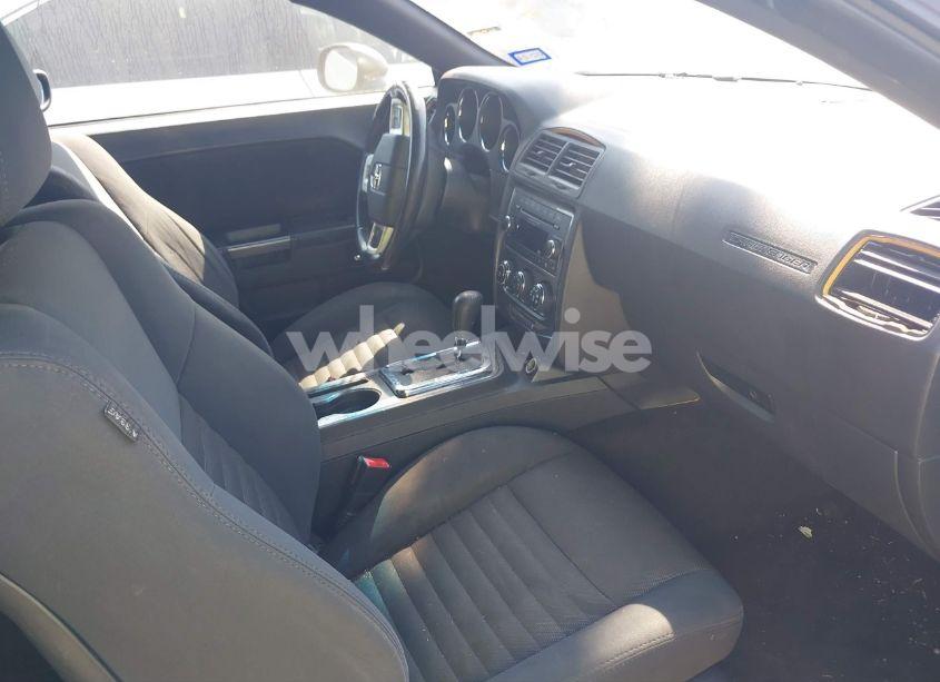 Photo 5 of 2013 Dodge Challenger SXT (VIN 2C3CDYAG7DH670128)