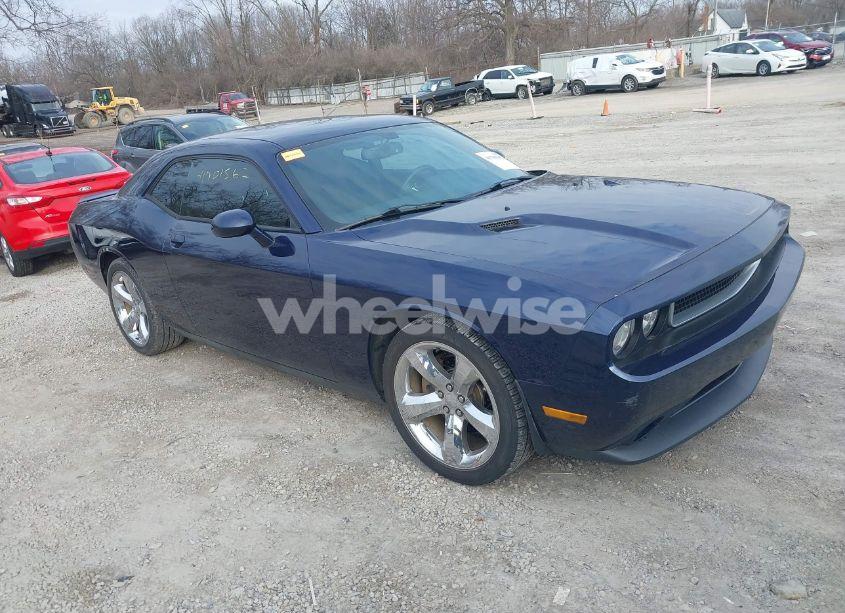 2013 Dodge Challenger SXT (VIN 2C3CDYAG7DH688015) main photo