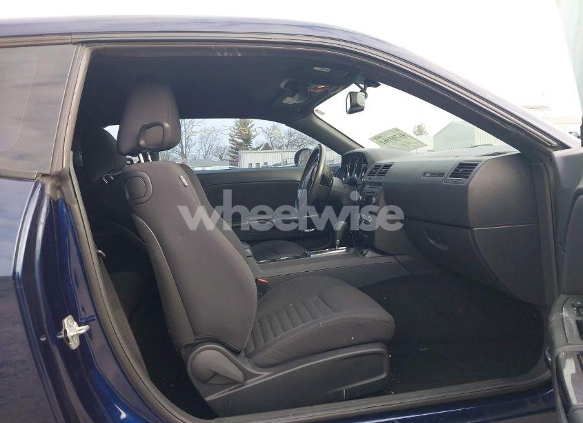 Photo 5 of 2013 Dodge Challenger SXT (VIN 2C3CDYAG7DH688015)