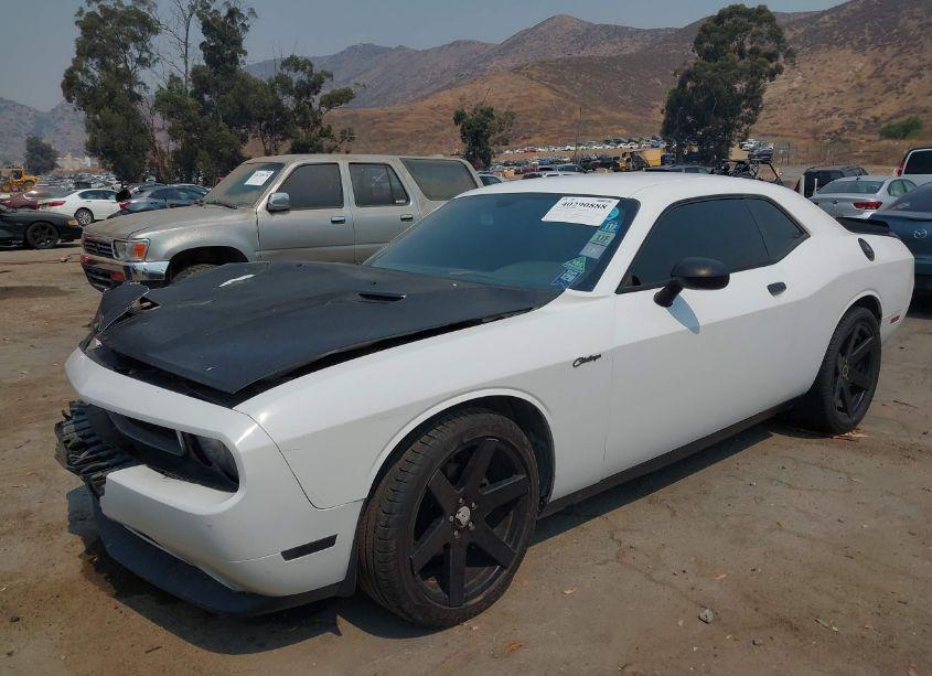 Photo 2 of 2014 Dodge Challenger SXT (VIN 2C3CDYAG7EH110983)