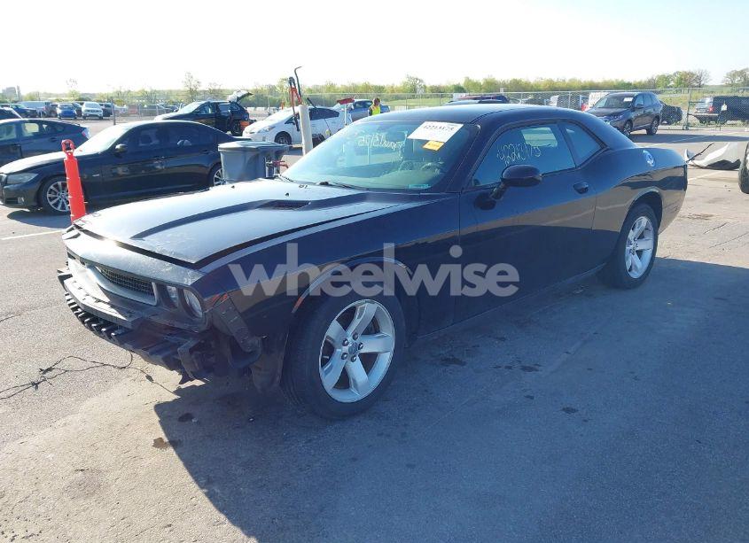 Photo 2 of 2014 Dodge Challenger SXT (VIN 2C3CDYAG7EH183996)